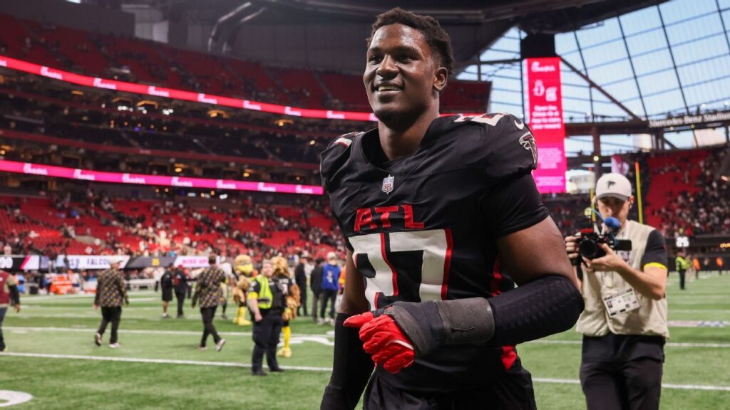 Pearce Jr., de Falcons, arrestado por agredir a su pareja de la WNBA