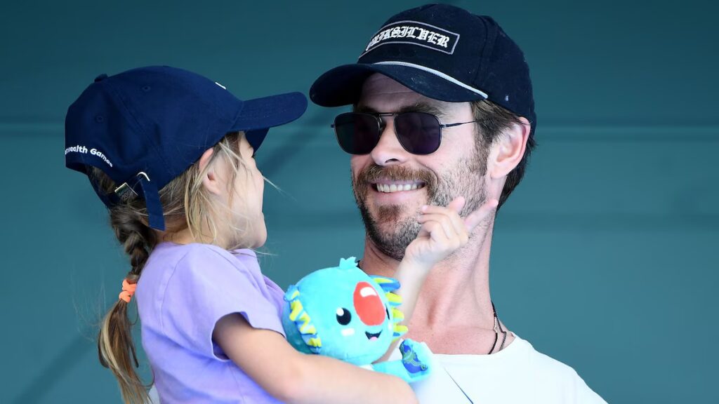 Chris Hemsworth admite que casi se quitó el tatuaje hasta que intervino su hija