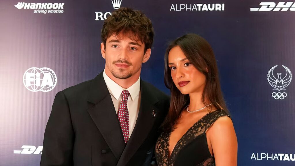 La estrella de la F1 Charles Leclerc se casa discretamente con Alexandra Saint Mleux en Mónaco