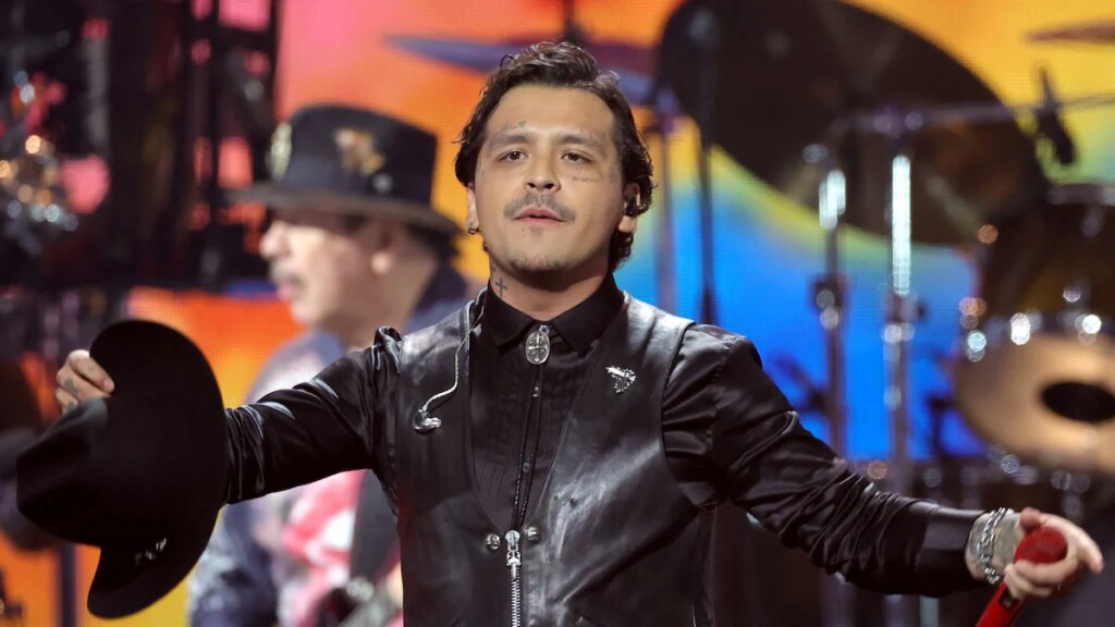 Christian Nodal se quedó sin abogados en batalla legal contra Universal Music