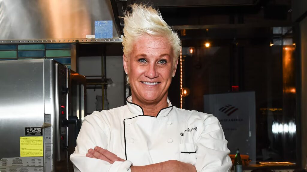 La policía dice que la chef Anne Burrell dejó una nota antes de su trágica muerte