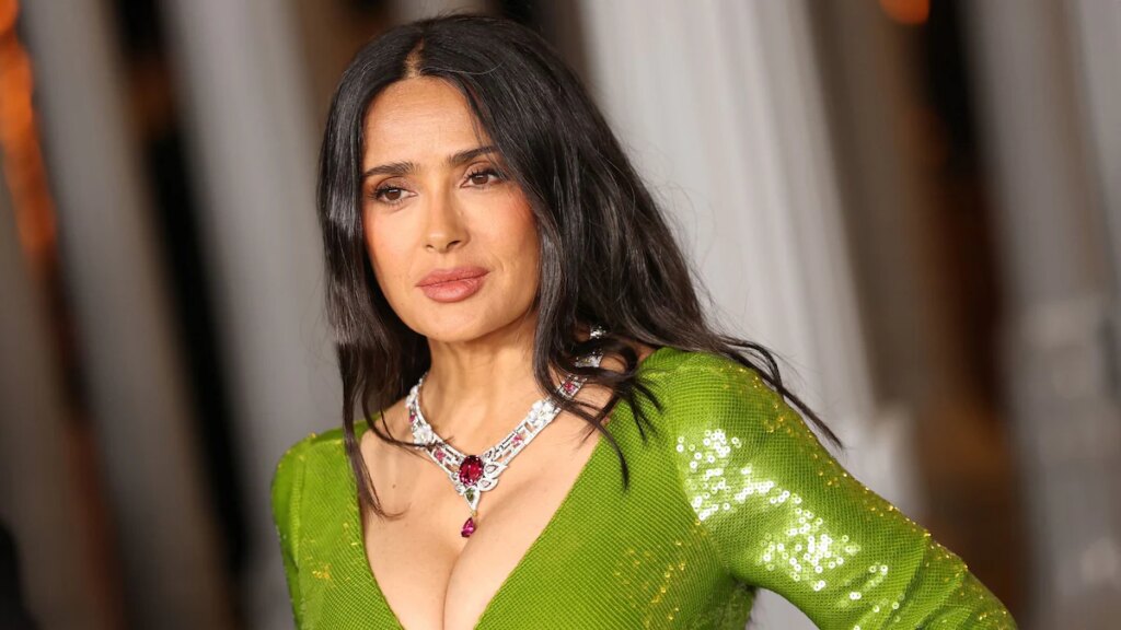 Salma Hayek filma proyecto cinematográfico secreto en las cuevas de la selva de Tulum
