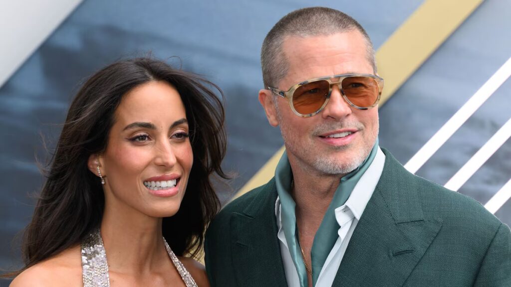 Brad Pitt llega a Grecia junto a Inés de Ramon tras meses apartado de los focos