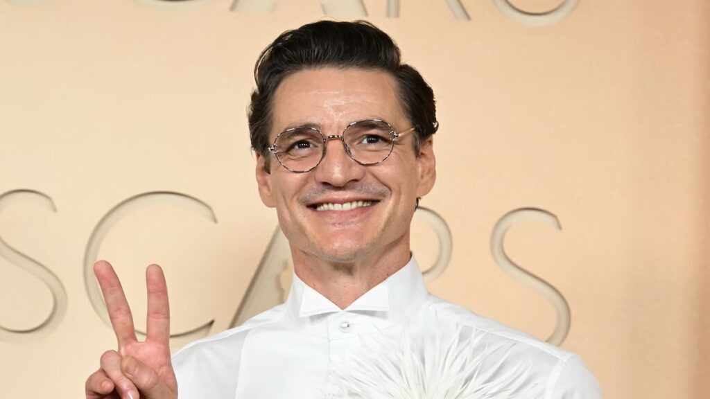 Pedro Pascal está filmando en México y sí, su icónico bigote ha regresado