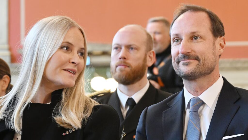 El príncipe Haakon deja claro que no habrá reinado sin Mette-Marit