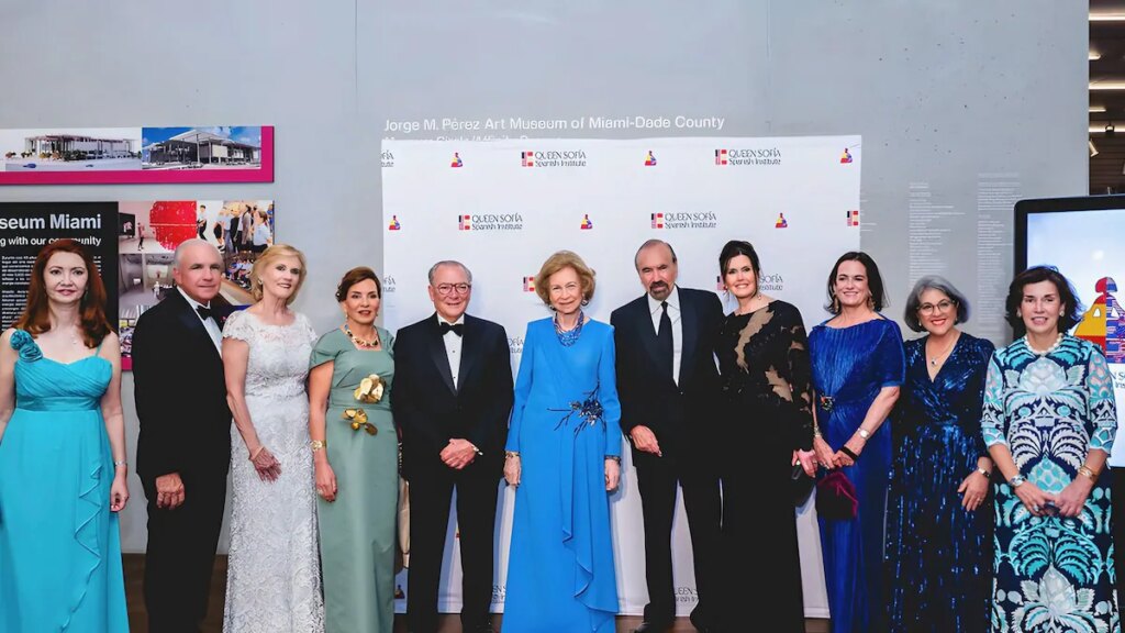 La Reina Sofía honra a líderes culturales en los Premios Sophia 2026 en Miami