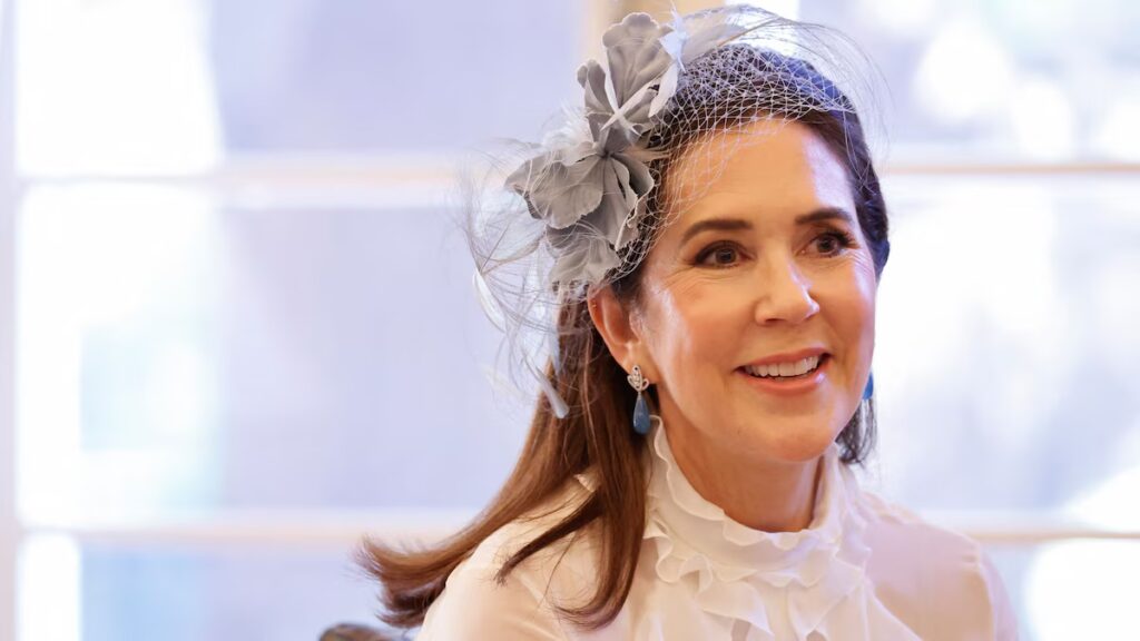 Desde vestidos románticos hasta tocados llamativos y un vestido de gala deslumbrante