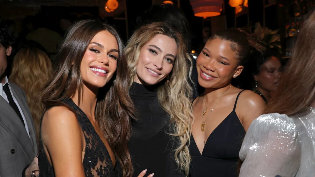 Paris Jackson y Kaia Gerber lideran el estilo joven de Hollywood en la Vanities Party 2026