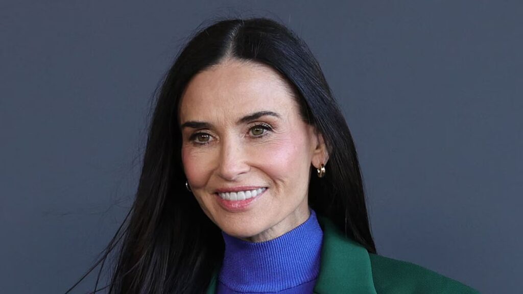 El bob viral de Demi Moore en la Semana de la Moda de Milán era en realidad una peluca