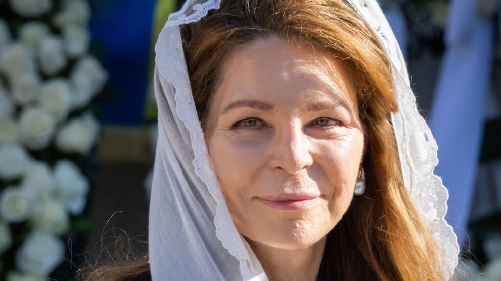 La reina Noor ruega al rey Abdullah II que libere a su hijo, el príncipe Hamzah, que alguna vez fue heredero del trono de Jordania