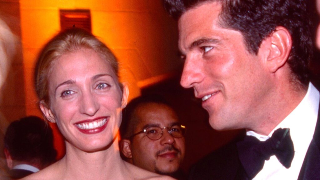 Reclamaciones y secretos detrás de su historia de amor con John F. Kennedy Jr.