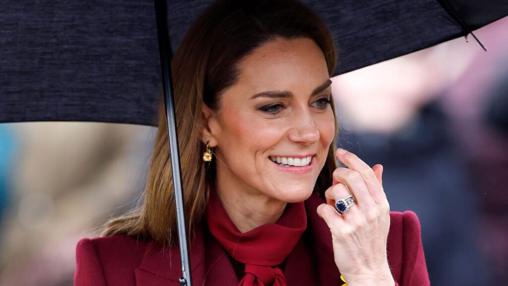 Por qué el famoso anillo de compromiso de Kate Middleton ha estado ausente y el profundo significado personal detrás de él