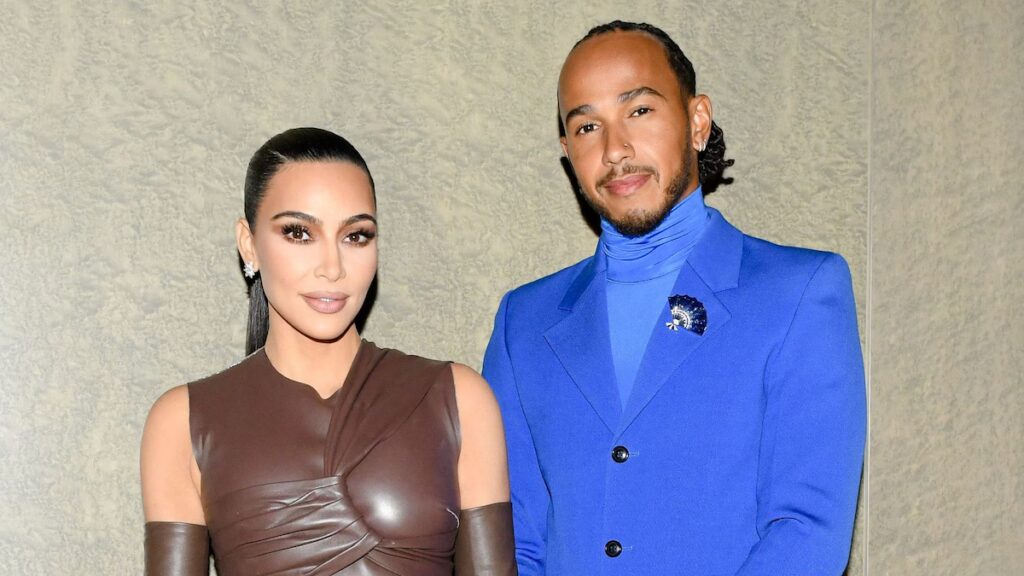 Kim Kardashian y Lewis Hamilton fueron vistos disfrutando de una puesta de sol en el desierto durante una escapada de lujo