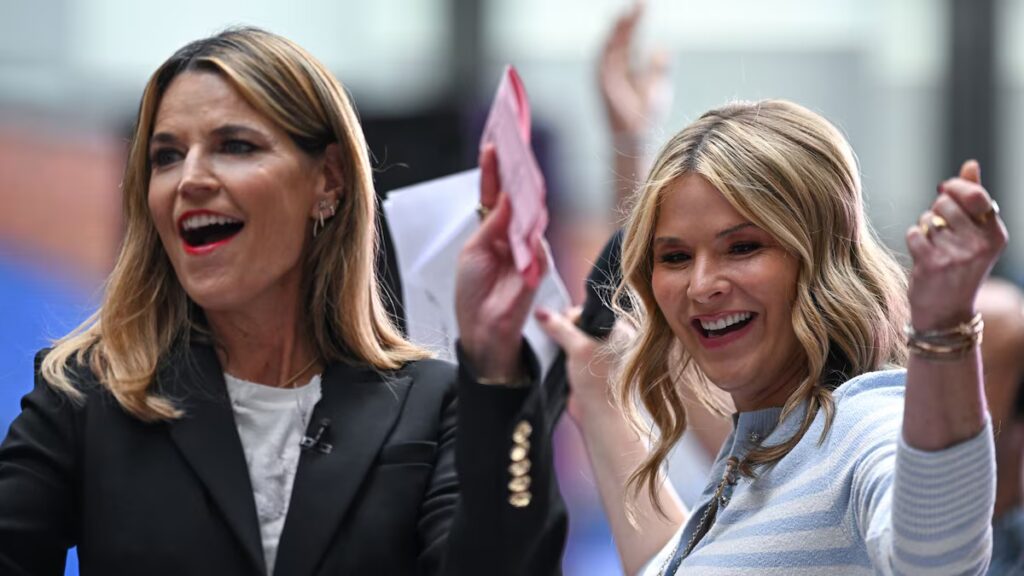 Savannah Guthrie realiza una emotiva visita al programa ‘Today’ en medio de la búsqueda en curso de su madre