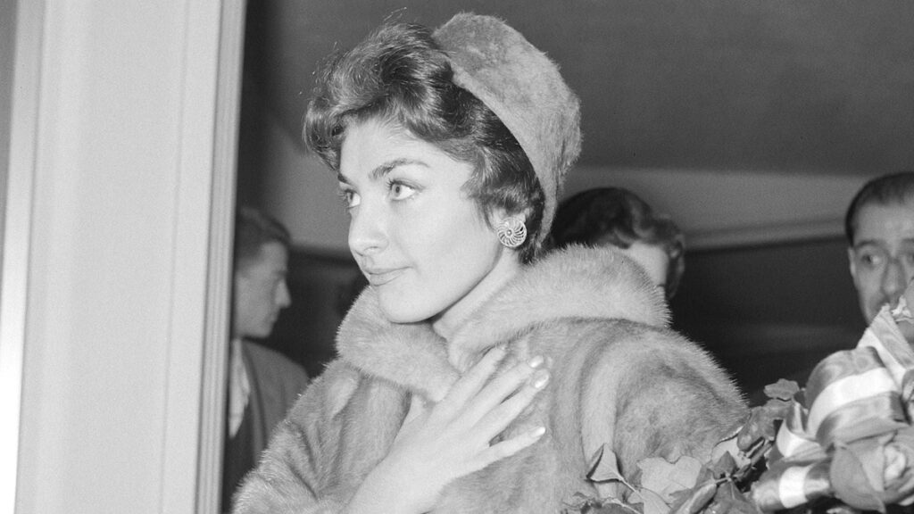 La princesa “olvidada” de Irán que eligió el silencio