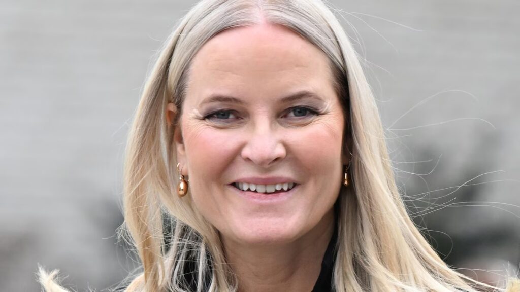 Mette-Marit de Noruega se retira de la visita de Estado en medio del deterioro de su salud y la controversia en curso