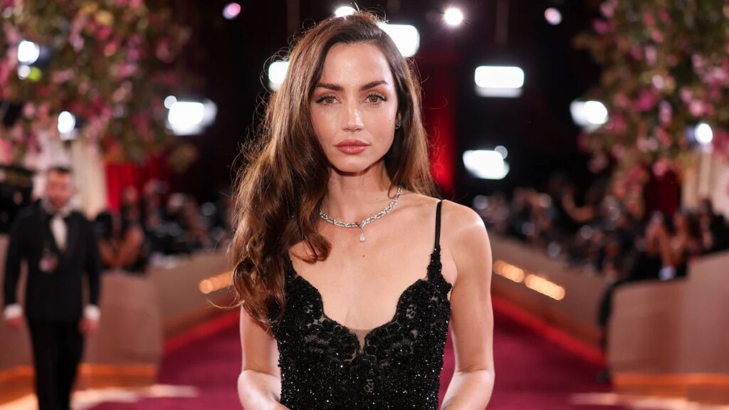 Ana de Armas desata nuevos rumores de romance tras ser vista con un hombre misterioso en París