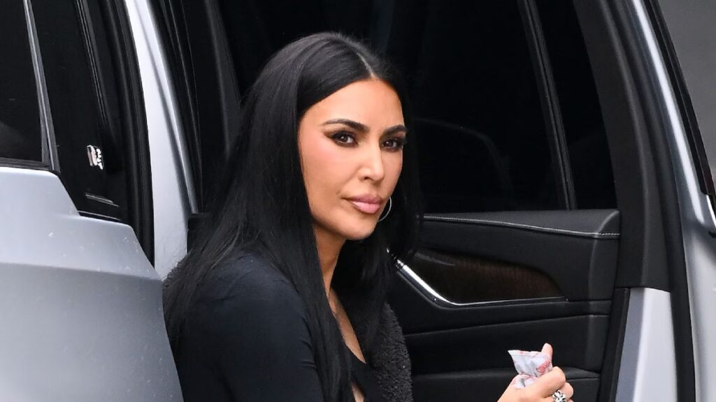 Kim Kardashian lleva a Lewis Hamilton a la escapada de vacaciones de primavera de su familia