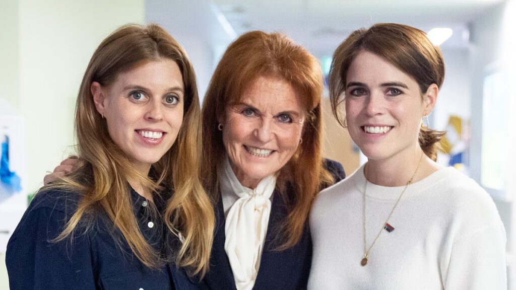 Por qué el próximo movimiento de Sarah Ferguson podría amenazar la posición real de las princesas Beatriz y Eugenia