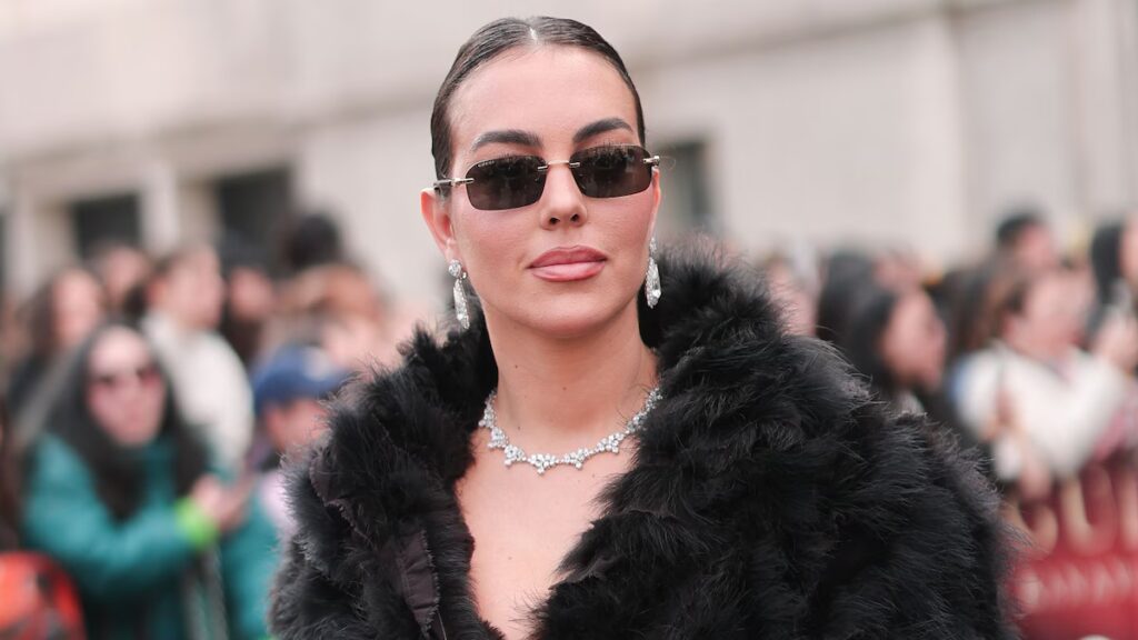 Georgina Rodríguez regresa a Madrid con sus hijos tras abandonar su casa en Riad en medio de las tensiones en Oriente Medio