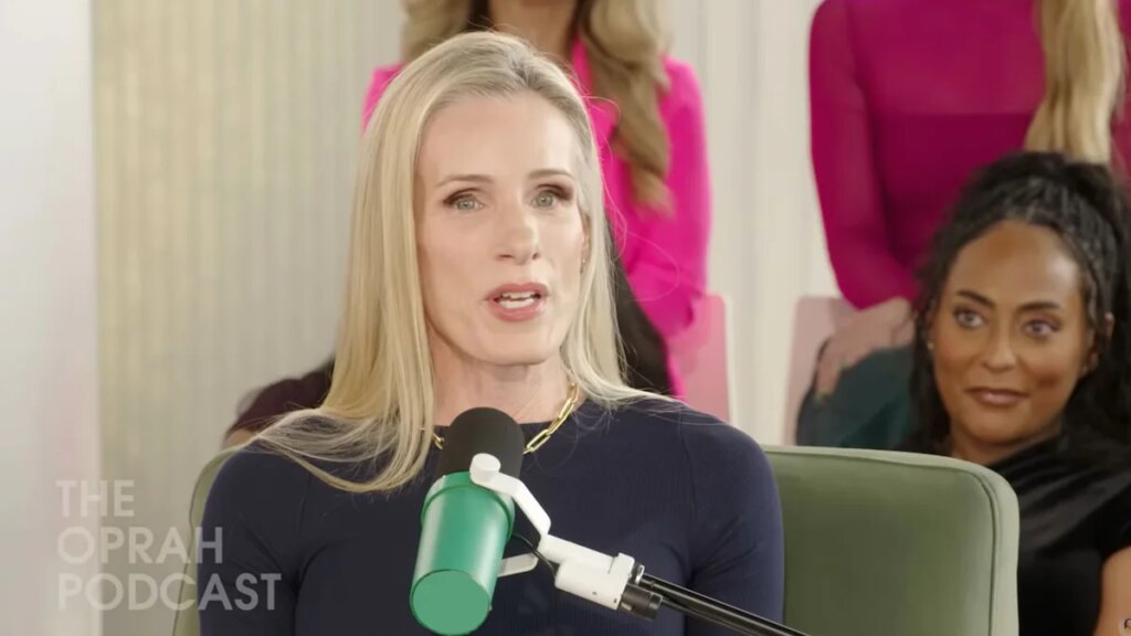 Kristin Cabot de Coldplay Kiss Cam rompe el silencio con Oprah