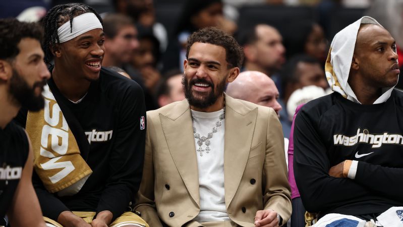 Trae Young es expulsado de la banca previo a su debut con Wizards
