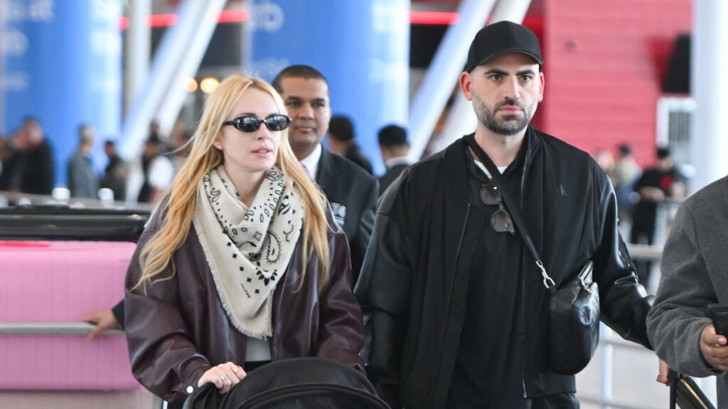 Lindsay Lohan huye de Dubai con su marido y su hijo mientras continúan las tensiones en Oriente Medio