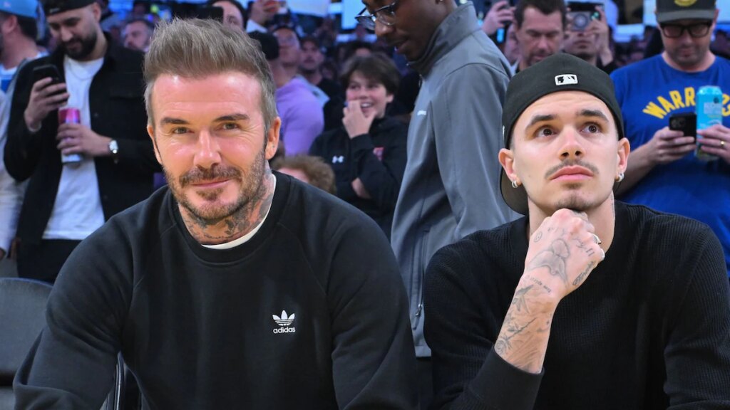 David y Romeo Beckham comparten actualizaciones sobre su viaje de snowboard