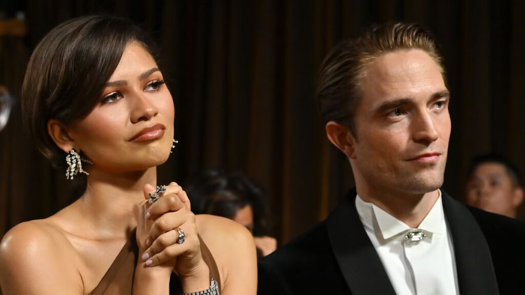 Robert Pattinson y Zendaya mantienen a los fanáticos adivinando sobre el estado de su relación