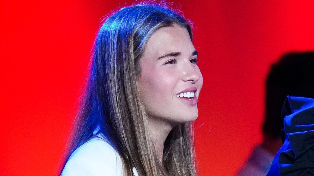 Kai Trump prueba el batido viral Hailey Bieber y bromea diciendo que está “a punto de arruinarse” durante un viaje a Los Ángeles