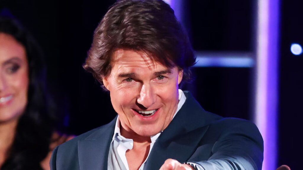 Tom Cruise aparece durante la temporada de premios en una rara muestra de apoyo a los nominados de este año.