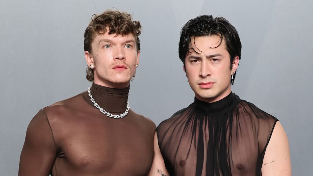 Hudson Williams coincide con Connor Storrie en Vanity Fair y estrena novia