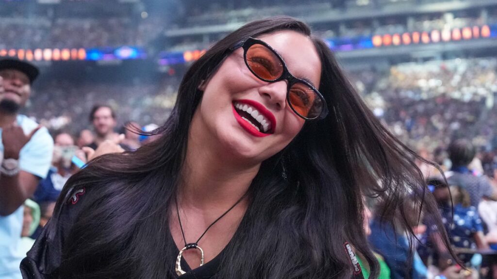 Vanessa Hudgens comparte una actualización sobre la pérdida de peso posparto con la que las mamás pueden identificarse