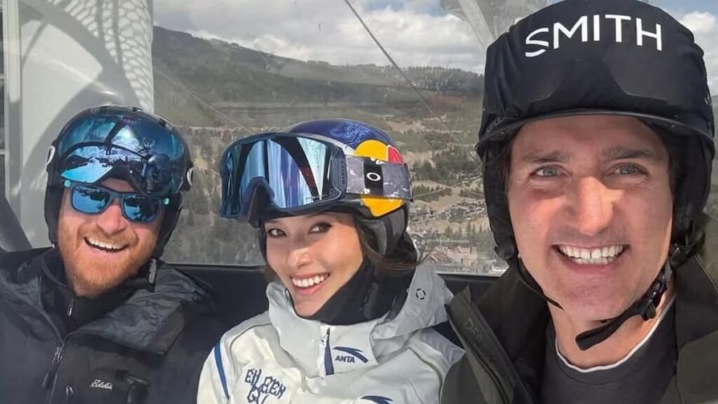 La foto del príncipe Harry, Justin Trudeau y Eileen Gu se vuelve viral