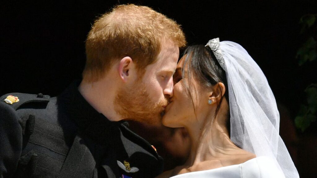 Por qué la disputa por la tiara del príncipe Harry con el palacio por Meghan Markle vuelve a ser el centro de atención