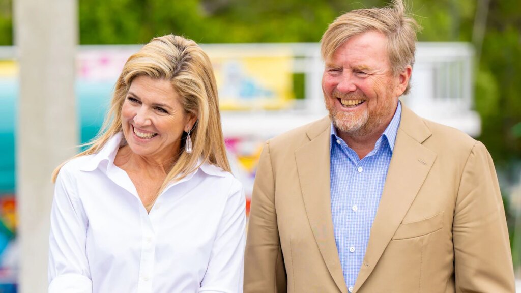 La reina Máxima cambia colores llamativos por una elegante apariencia neutra en Miami con el rey Willem-Alexander