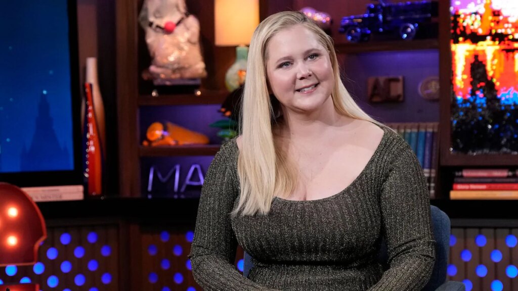 La revelación del traje de baño de Amy Schumer genera objetivos de confianza para el verano de 2026