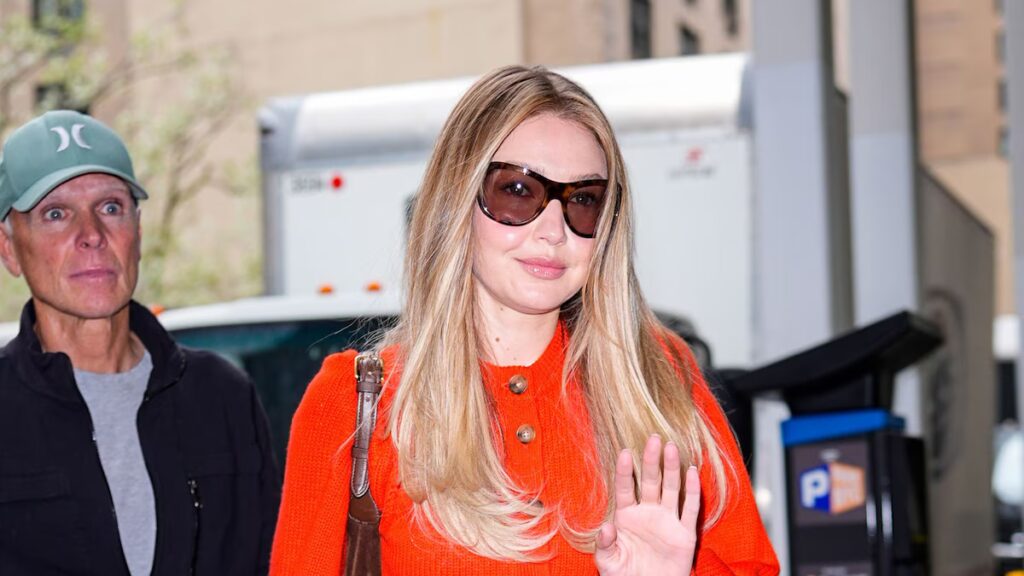 El rubio más claro de Gigi Hadid hasta el momento marca una nueva era de estilo primaveral sin esfuerzo