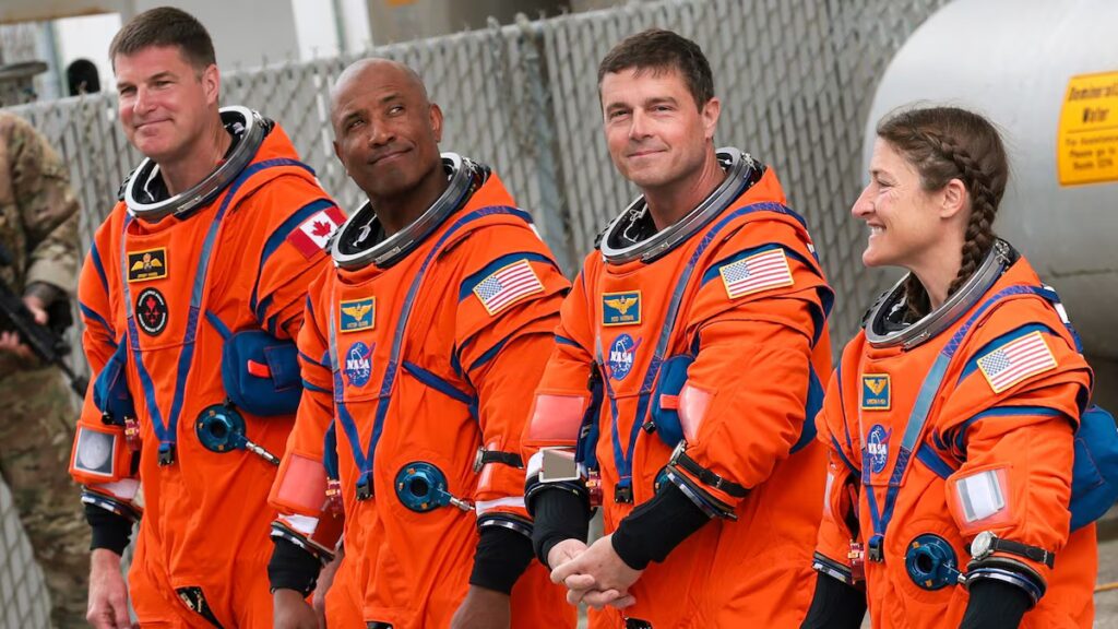 Los sorprendentes rituales de baño que deben seguir los astronautas en el espacio