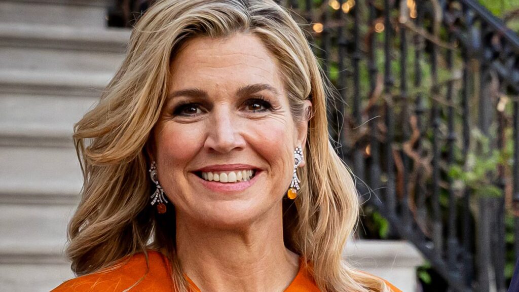 Gira de estilo estadounidense de la reina Máxima: broche de perlas histórico, colores llamativos y momentos diplomáticos de moda