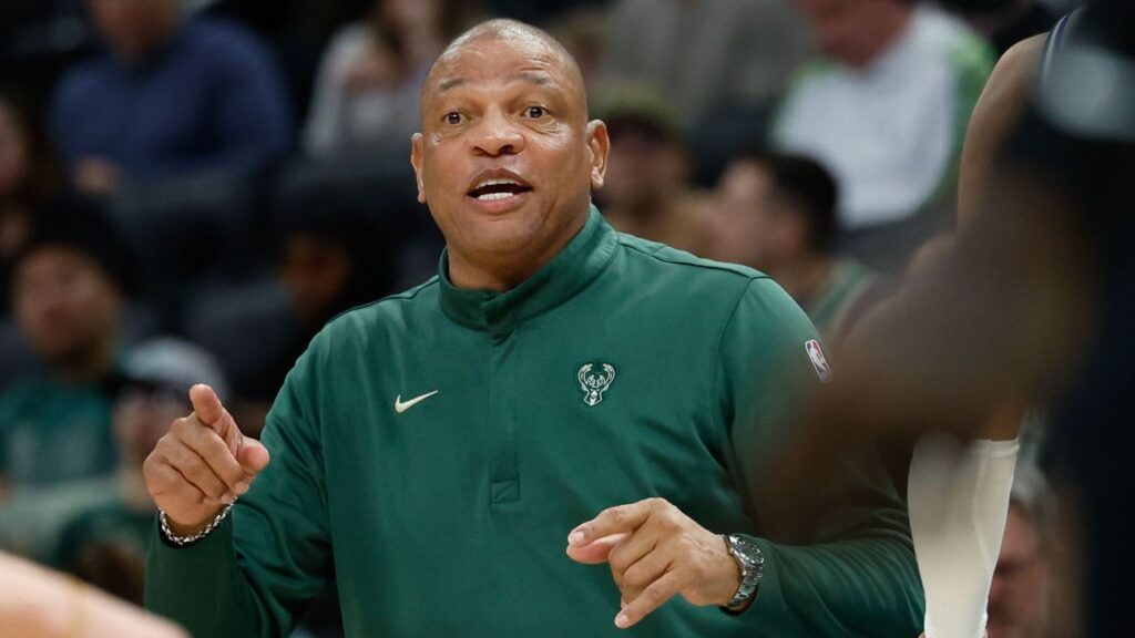 Bucks: Doc Rivers deja de ser entrenador luego de 3 años, fuentes