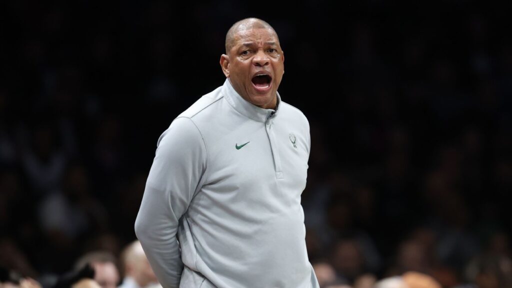 El entrenador Doc Rivers no descarta dejar a los Milwaukee Bucks