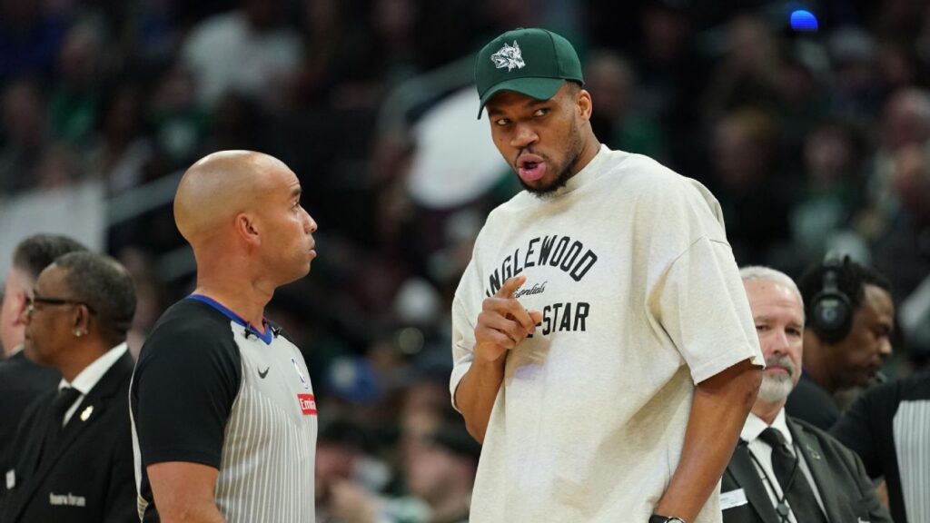 Fuentes: La NBA investiga a Bucks después de que Giannis afirmara estar sano