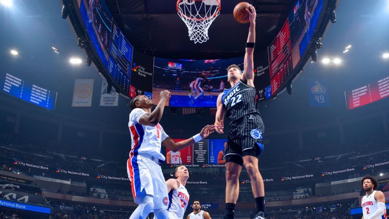 Magic desperdicia ventaja, pero vence a Pistons en el Juego 3