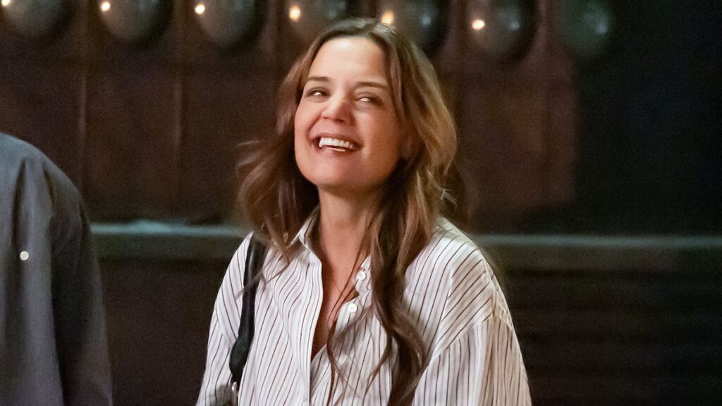 Katie Holmes deja atrás el pelo largo y estrena un elegante corte de pelo Spring Lob