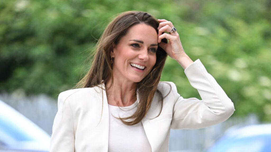 El truco de estilo de Kate Middleton y la reina Letizia para looks reales pulidos