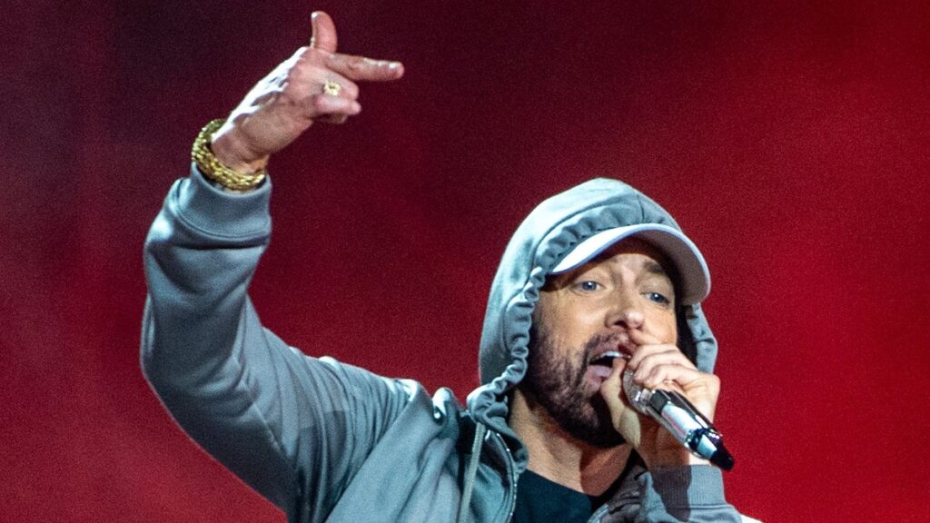 Eminem vuelve a ser abuelo