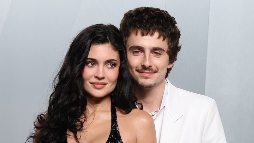 Kylie Jenner deslumbra con un bikini inspirado en lencería en una escapada romántica con Timothée Chalamet