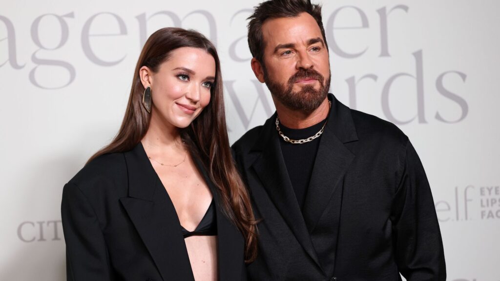 Justin Theroux y su esposa Nicole Brydon Bloom dan la bienvenida a su primer hijo