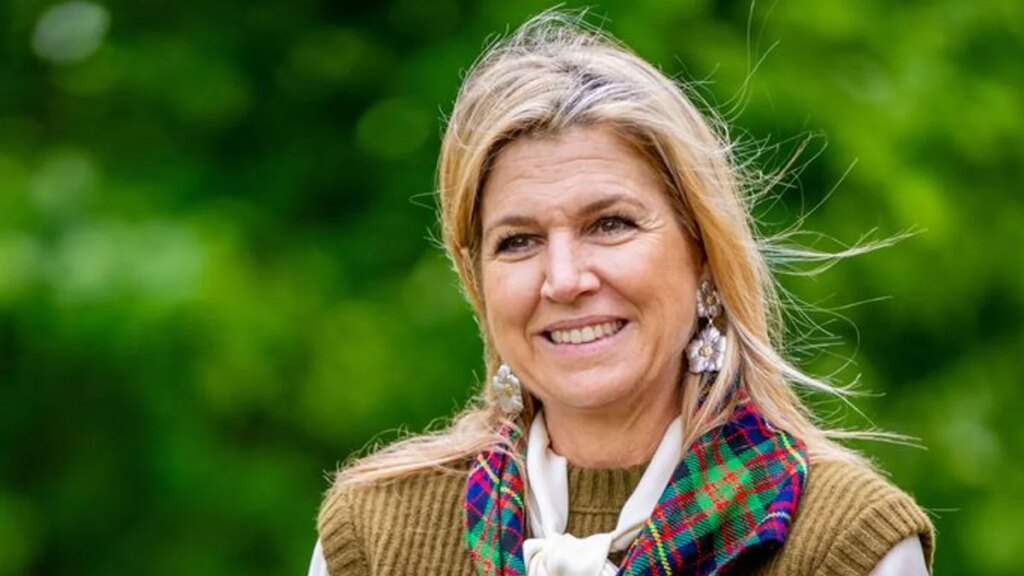 La reina Máxima se luce con la tendencia del chaleco elevado y se siente tan neoyorquina
